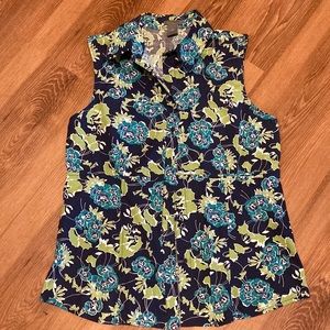 Ann Taylor women’s sleeveless button down top. Size 10